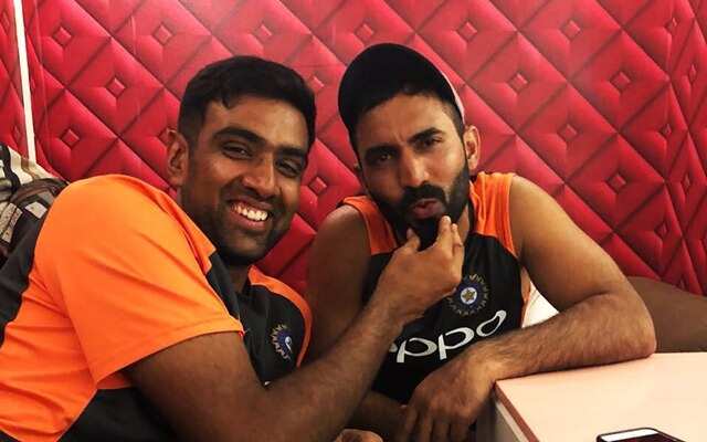 5 Cricketers who happened to captain their Idols in a cricket match