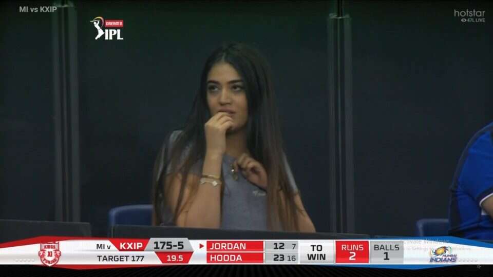 Who’s the Mystery Girl spotted in the stand during Kings Xi Punjab match against Mumbai Indians